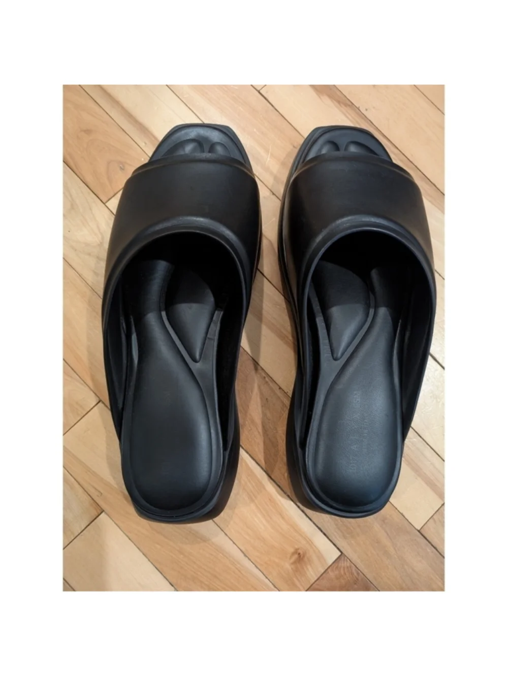 NWT 1017 ALYX 9SM | Mono chunky slides In Black